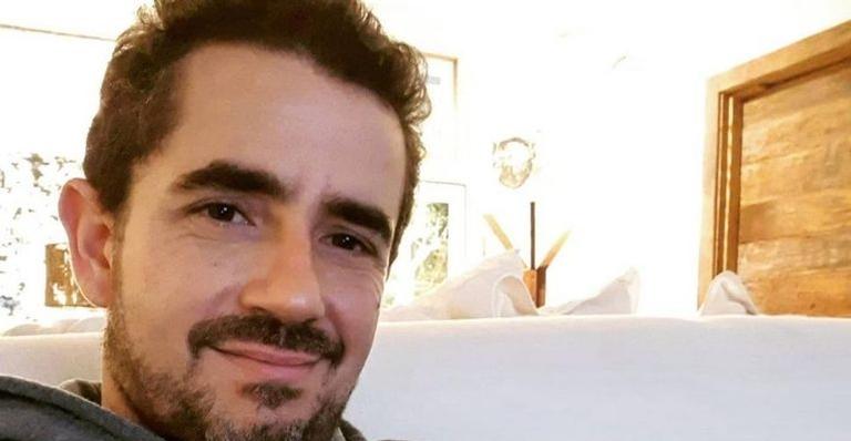 Felipe Andreoli mostra clique fofíssimo com o filho: “Deixa eu dormir, papai!”