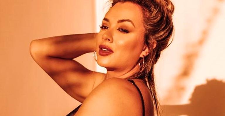 Juju Salimeni aposta em body transparente e mostra pernões torneados: “Beleza chegou e parou”