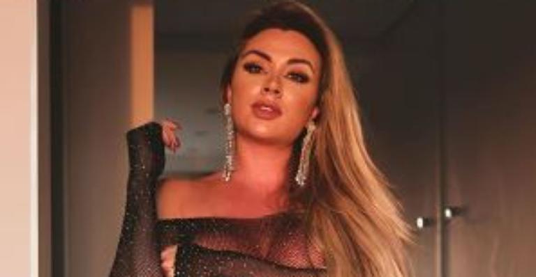 Juju Salimeni ostenta corpão musculoso em ensaio sensual e pernões roubam a cena: ”Tudo isso?”