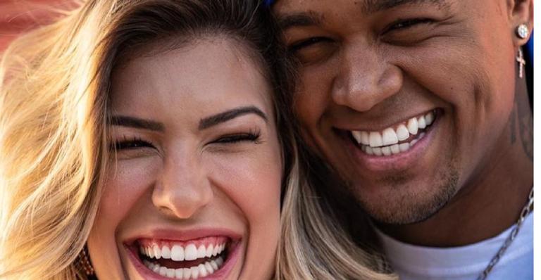 Léo Santana faz homenagem especial no aniversário de Lorena Improta: ”Mulher que admiro”