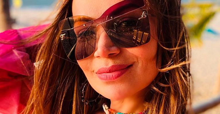 Solange Almeida responde após confusão com idade do namorado: “Quem gosta de galo velho é panela de pressão”