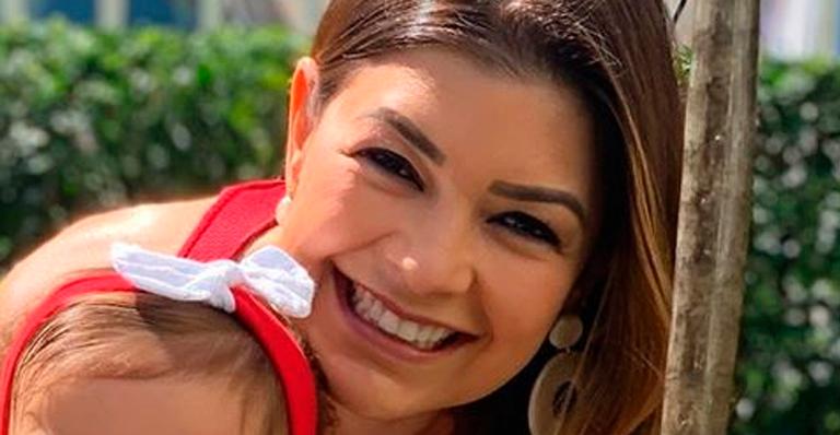 Amanda Françozo abre álbum de fotos da bebê de 1 aninho e encanta seguidores: “Primeiros passinhos”
