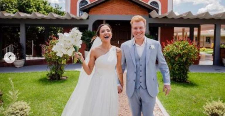 Irmão de Michel Teló celebra seis meses de casamento com Gabi Luthai: ”Casar é bom demais”