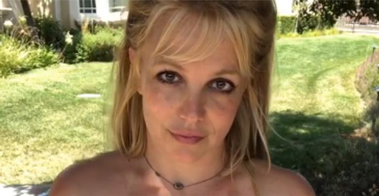 Aos 38 anos, Britney Spears surge sem maquiagem e desabafa sobre a fama: “É tudo sobre aparência”