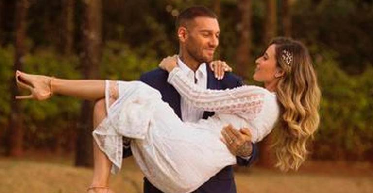 Lucas Lucco e Lorena Carvalho abrem álbum de casamento e falam sobre cerimônia íntima: “Novo ciclo”