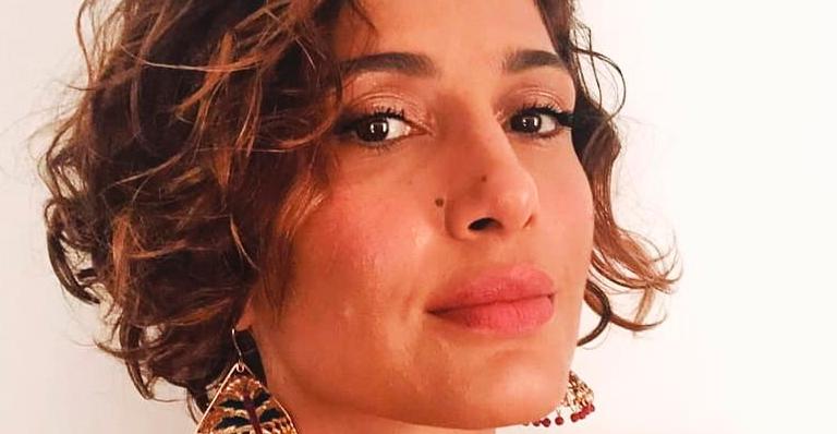 Camila Pitanga capricha no visual e aparece deslumbrante em selfie: “Uma gata dessas”
