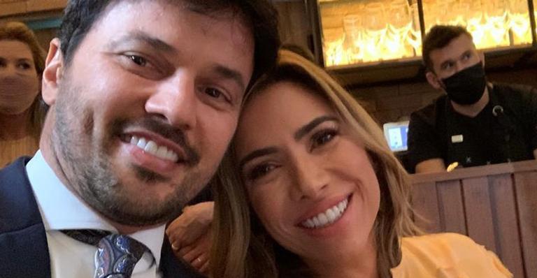 Com look luxuoso, Patrícia Abravanel rouba a cena no casamento da cunhada: “Celebrando”