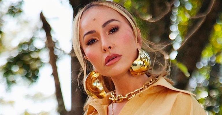 Sabrina Sato arrasa com microvestido e pernões se destacam: “Livre, leve e dourada”