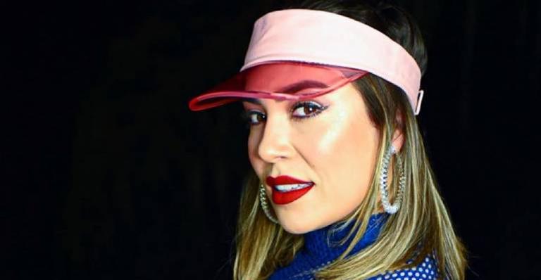 Em clique de biquíni, Naiara Azevedo exibe abdômen bem definido