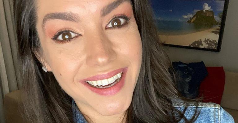 Filhos de Thaís Fersoza surgem trocando beijos em clique inédito e atriz se derrete