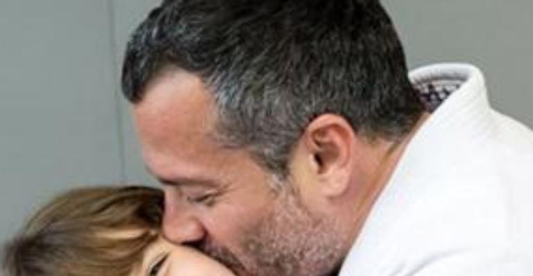 Malvino Salvador não economiza nas palavras e parabeniza a filha, Ayra: ”Morro de orgulho de ser seu pai”