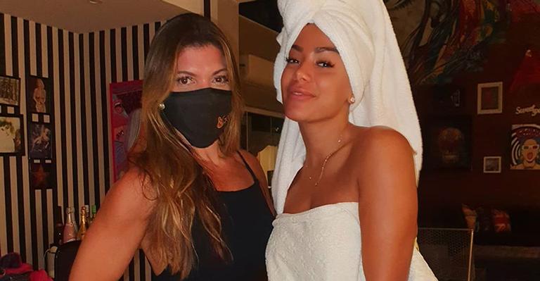 Anitta faz massagem modeladora e resultado perceptível surpreende: “Então esse é o segredo”