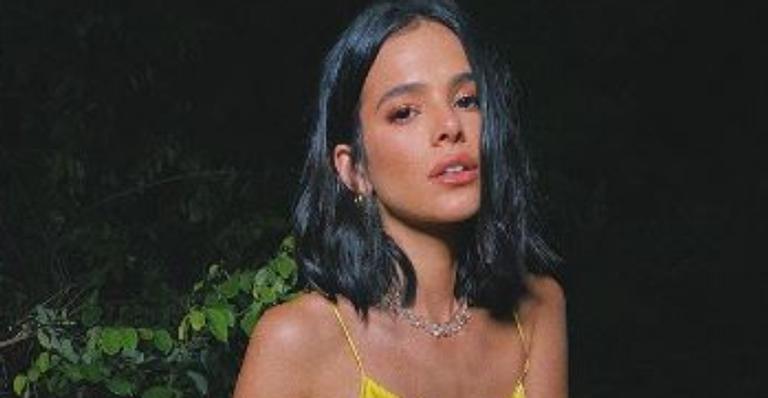 Bruna Marquezine deixa os fios mais curtinhos e mostra resultado de transição capilar: ”Lindona!”