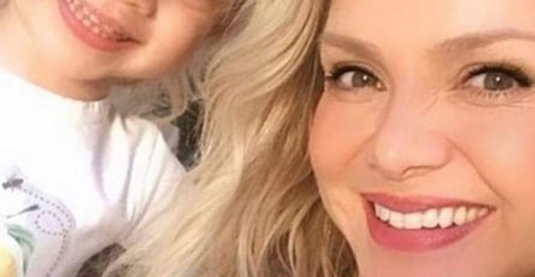 Que fofura! Eliana mostra a caçula brincando ao ar livre e se emociona: ”Uma princesa!”