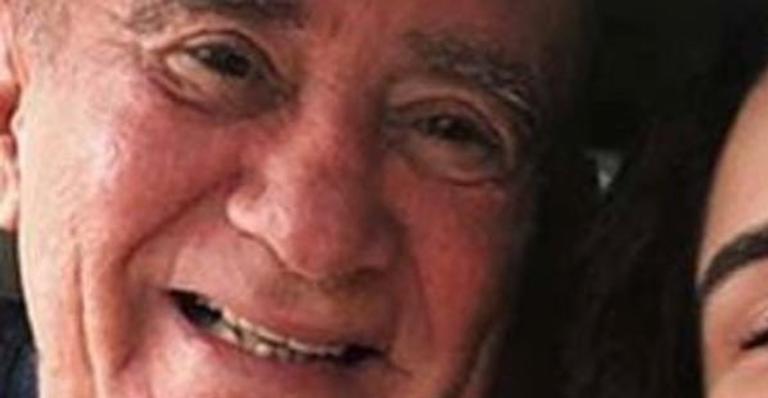 Aos 85 anos, Renato Aragão celebra retorno da filha ao Brasil com clique especial: ”Minha lindeza!”