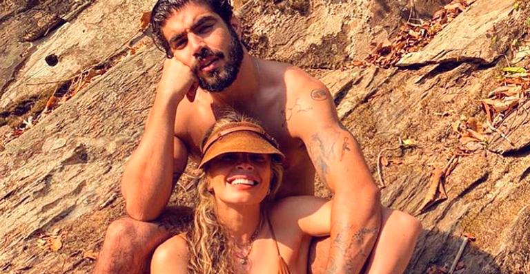 Caio Castro e Grazi Massafera aparecem agarradinhos em registro da intimidade: “Delícia de dia”