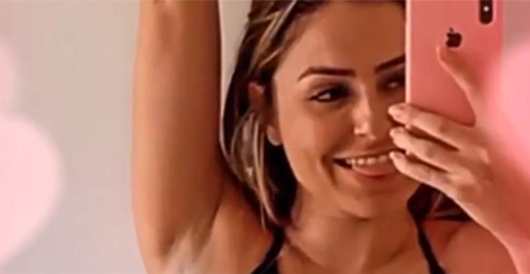 Ex-BBB Paula von Sperling posa de biquíni e exibe resultado da redução dos seios: “Peitinho”
