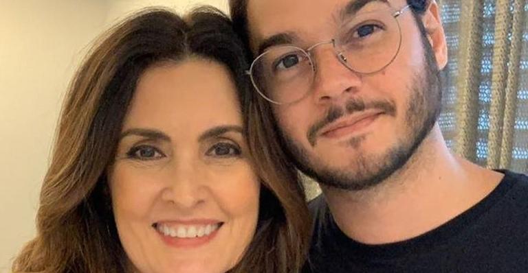 Fátima Bernardes diz que não deixa Túlio Gadelha ficar sem aliança: “Eu não tiro a minha”