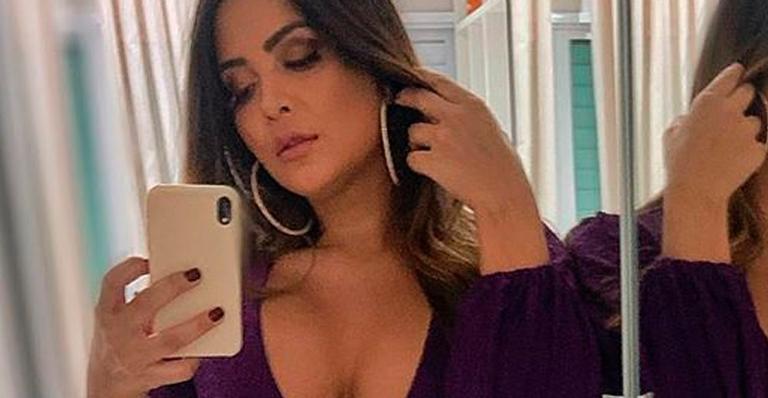 Geisy Arruda aposta em vestido arrasador com decote até umbigo e seguidores analisam: “Tá sem calcinha”
