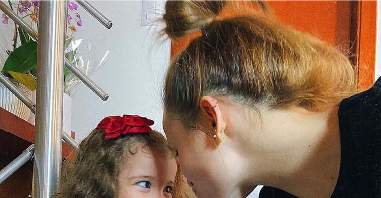 Larissa Manoela encanta ao celebrar aniversário de três anos da afilhada: ”Didi te ama”