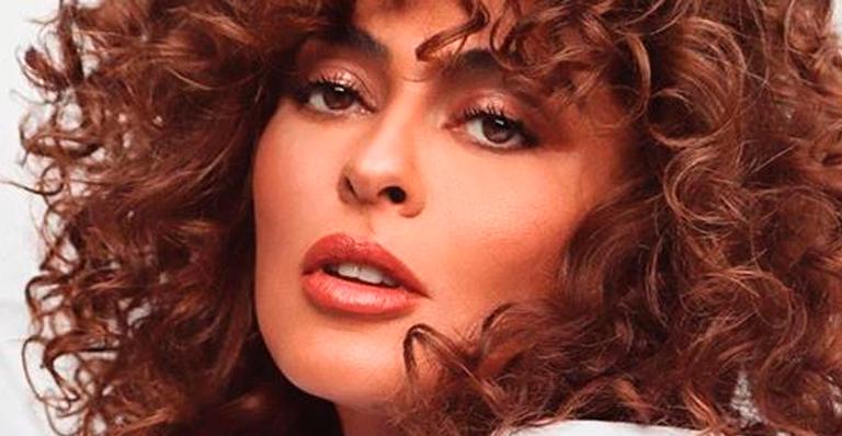 De camisa aberta, Juliana Paes mostra os pernões e agrada seguidores: “Pedaço de mau caminho”