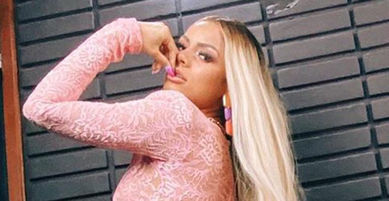 Irreconhecível! Lexa gera confusão ao surgir com cabelão e look ousado: “Não é a Luisa Sonza?”