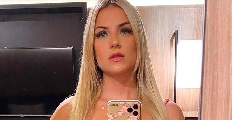 Ex-BBB Gabi Martins posa com vestido arrasador e mostra pernas musculosas: “Linda e perfeita”