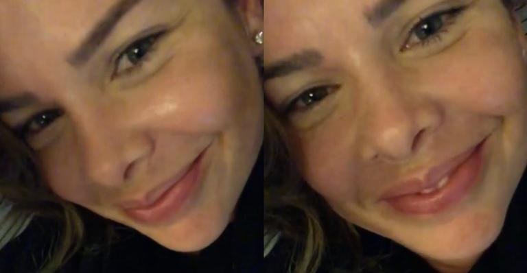 Fernanda Souza dispensa filtros e retoques e abre sorrisão ao natural: “Linda de qualquer jeito”