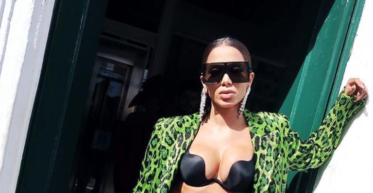 Anitta deixa fãs eufóricos ao anunciar horário de lançamento do novo single: ”Não vejo a hora”