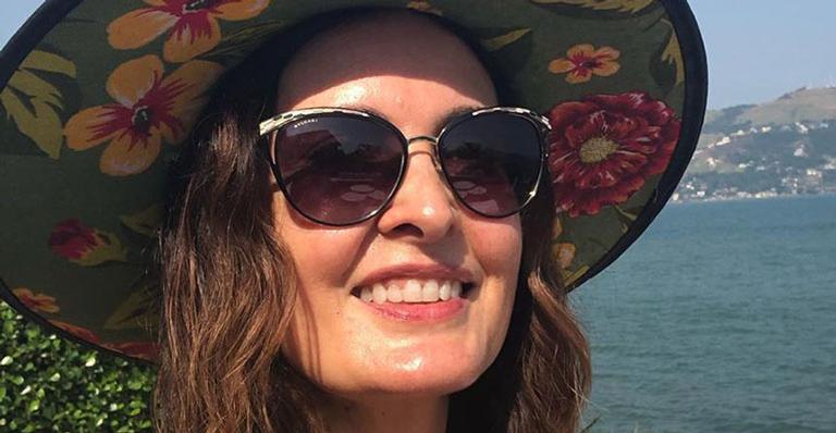 Fátima Bernardes posa de biquíni e brinda a chegada dos 58 anos: “Vamos fazer valer a pena”