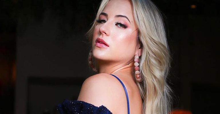 Ex-BBB Gabi Martins posa com body cavado e empina o bumbum: “Vocês estão preparados?”