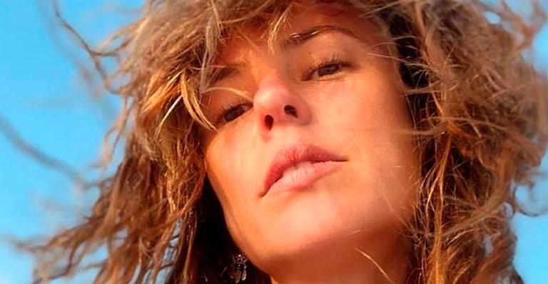 Paolla Oliveira posa para namorado em clique ao natural e atrai elogios: “Linda e amada”