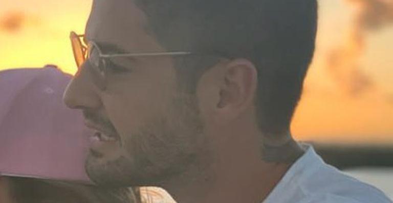 Alexandre Pato surge fazendo carinhos em Rebeca Abravanel e se declara: “Minha maior felicidade”