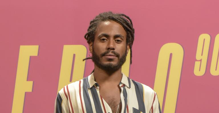 Ícaro Silva interpreta seu primeiro vilão na próxima novela da Globo