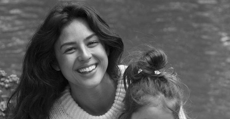 Em clique encantador, Yanna Lavigne compartilha texto inspirador sobre maternidade