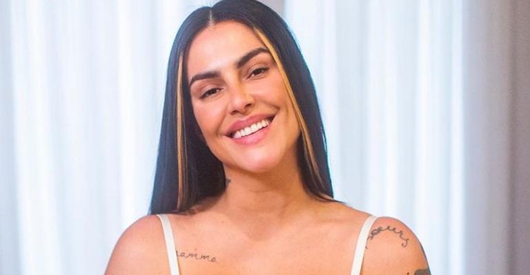 Em desabafo, Cleo fala sobre seu transtorno alimentar e inseguranças: “Sofri muito”