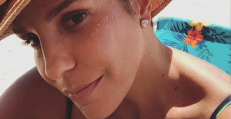 Ivete Sangalo vai à praia com as filhas gêmeas que surgem brincando na areia: “Grandonas”