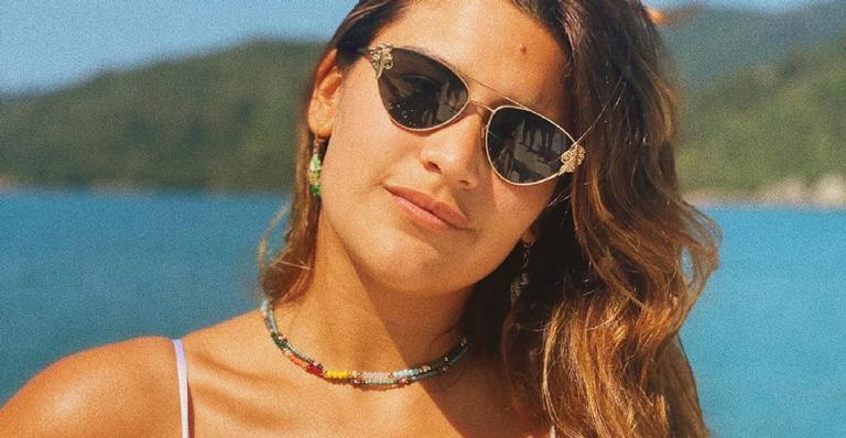 Uau! Giulia Costa coleciona suspiros ao exibir corpão escultural durante banho de cachoeira: ”Gata!”