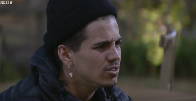 A Fazenda 12: Biel diz que deixará reality se Luiza Ambiel voltar da roça: “Tô com nojo dessa mina”
