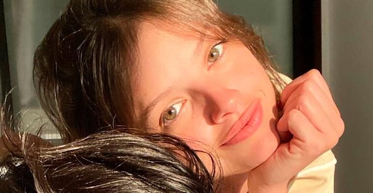 Agatha Moreira e Rodrigo Simas compartilham momento íntimo na cama: “Favorável”