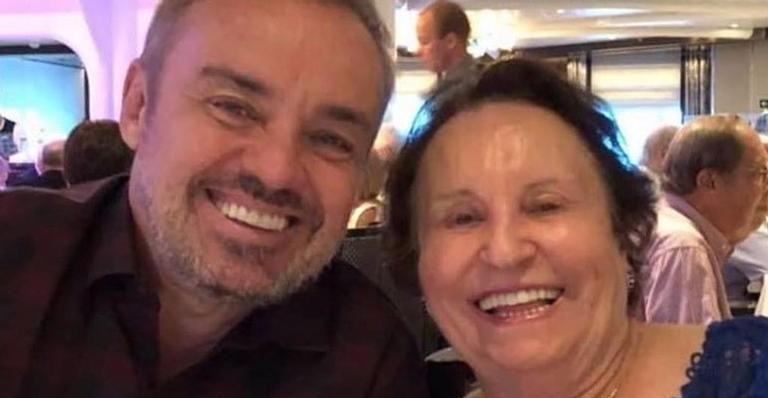 Mãe de Gugu Liberato recebe homenagem por doar órgãos do filho: “Ele sempre gostou de ajudar”