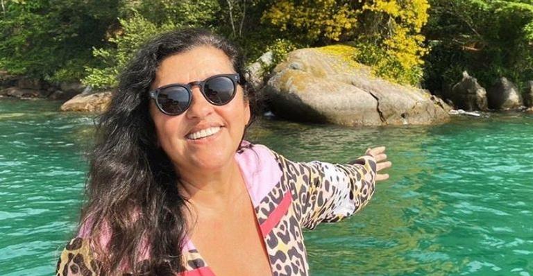 Regina Casé aparece irreconhecível em clique da juventude: “Única vez que eu cortei o cabelo”