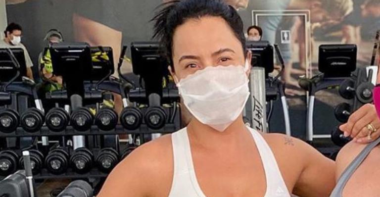 Uau! Luciele di Camargo exibe barriguinha chapada após retorno aos treinos: ”Terapia”