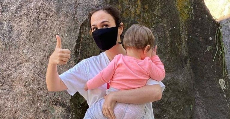 Tatá Werneck flagra cobra na cozinha e conversa com o animal: “Estamos na pandemia, senhora”