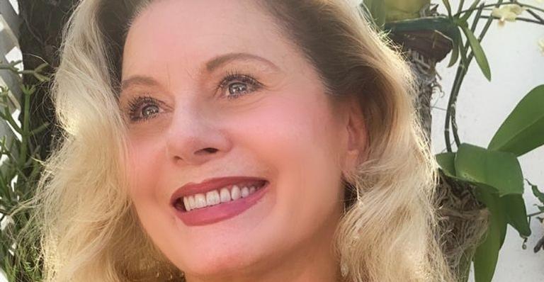Aos 68 anos, Vera Fischer faz rara aparição sem maquiagem: “Livre e solta”