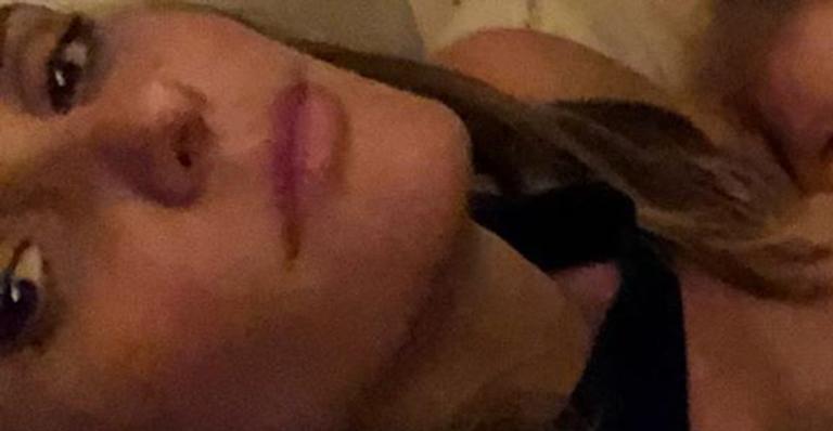 Ela cresceu! Fernanda Lima posa amamentando Maria em clique raríssimo: “Muita saudade”