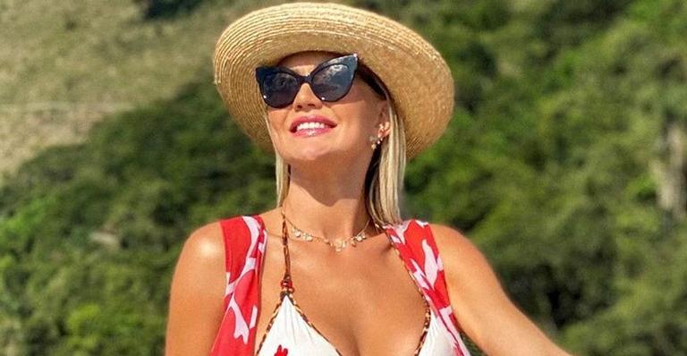 4 meses após dar à luz, Ana Paula Siebert ostenta barriga chapada e corpo escultural