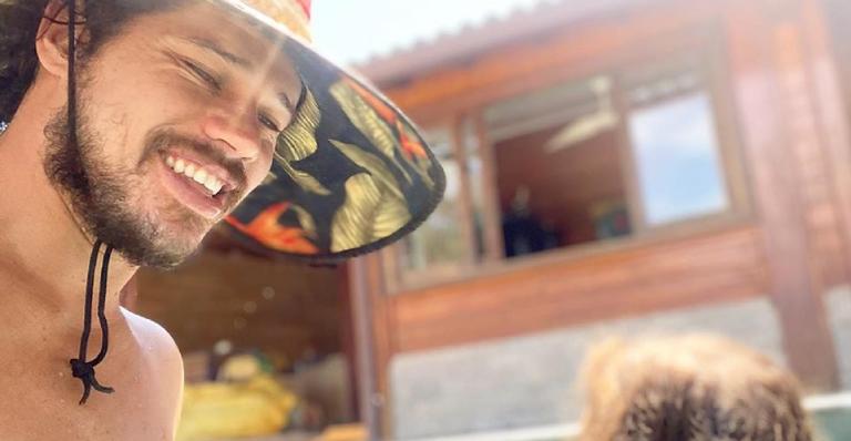 Paizão! José Loreto curte dia de piscina com a filha e fofura derrete fãs: ”Muito amor!”