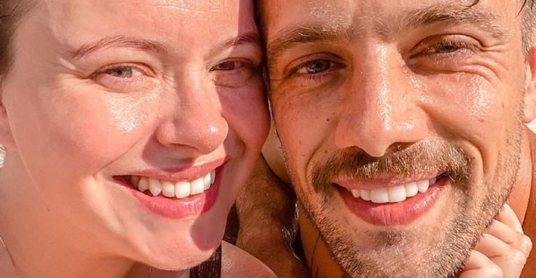 Esquentou! Mari Bridi divide clique do maridão, Rafael Cardoso, sem camisa e crava: ”Gostoso”