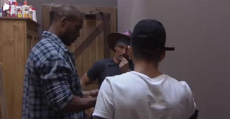 A Fazenda 12: Fim do casal? Biel detona Tays: “Ela não tem personalidade forte, é esponja”